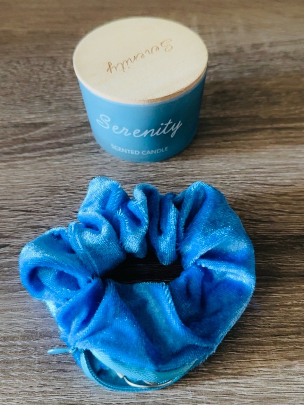Scrunchie Hair Accessory With Zipper Pouch